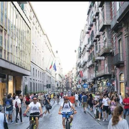 I Tre Re Via Toledo Napoli Eksteriør bilde