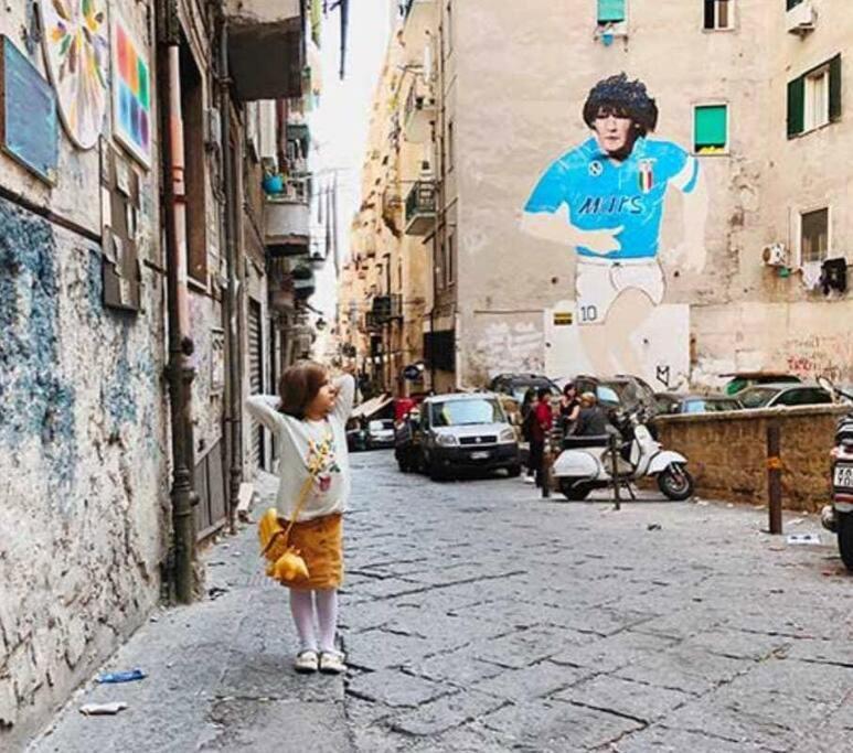 I Tre Re Via Toledo Napoli Eksteriør bilde