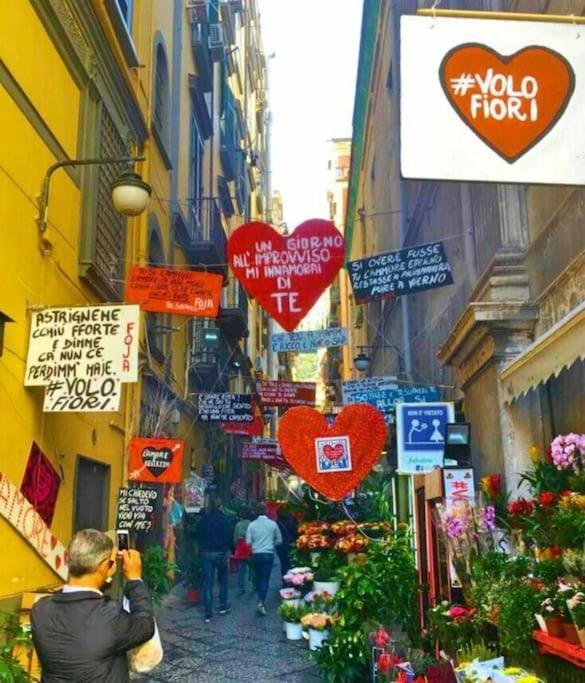 I Tre Re Via Toledo Napoli Eksteriør bilde